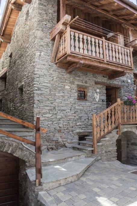 Apartmán Vecchio Fienile Aosta Exteriér fotografie